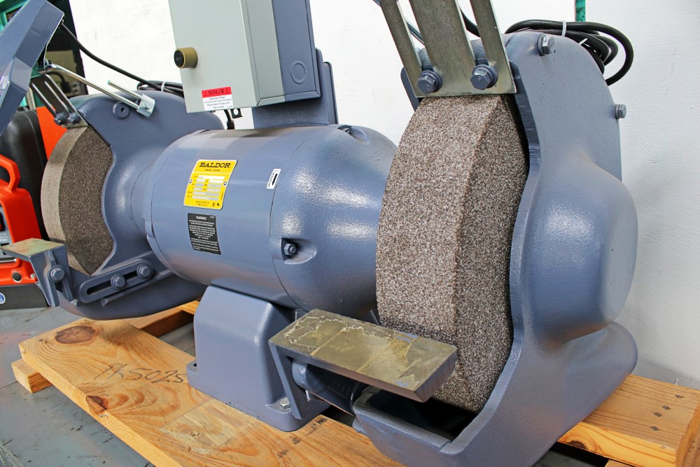 6640-BALDOR-1410W-BENCH-GRINDER-04